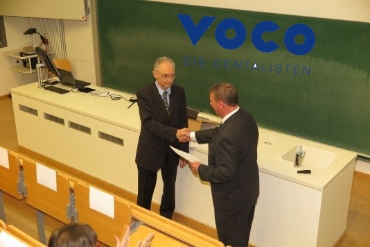 A VOCO Kutatási igazgatóját “tiszteletbeli professzorrá” választották